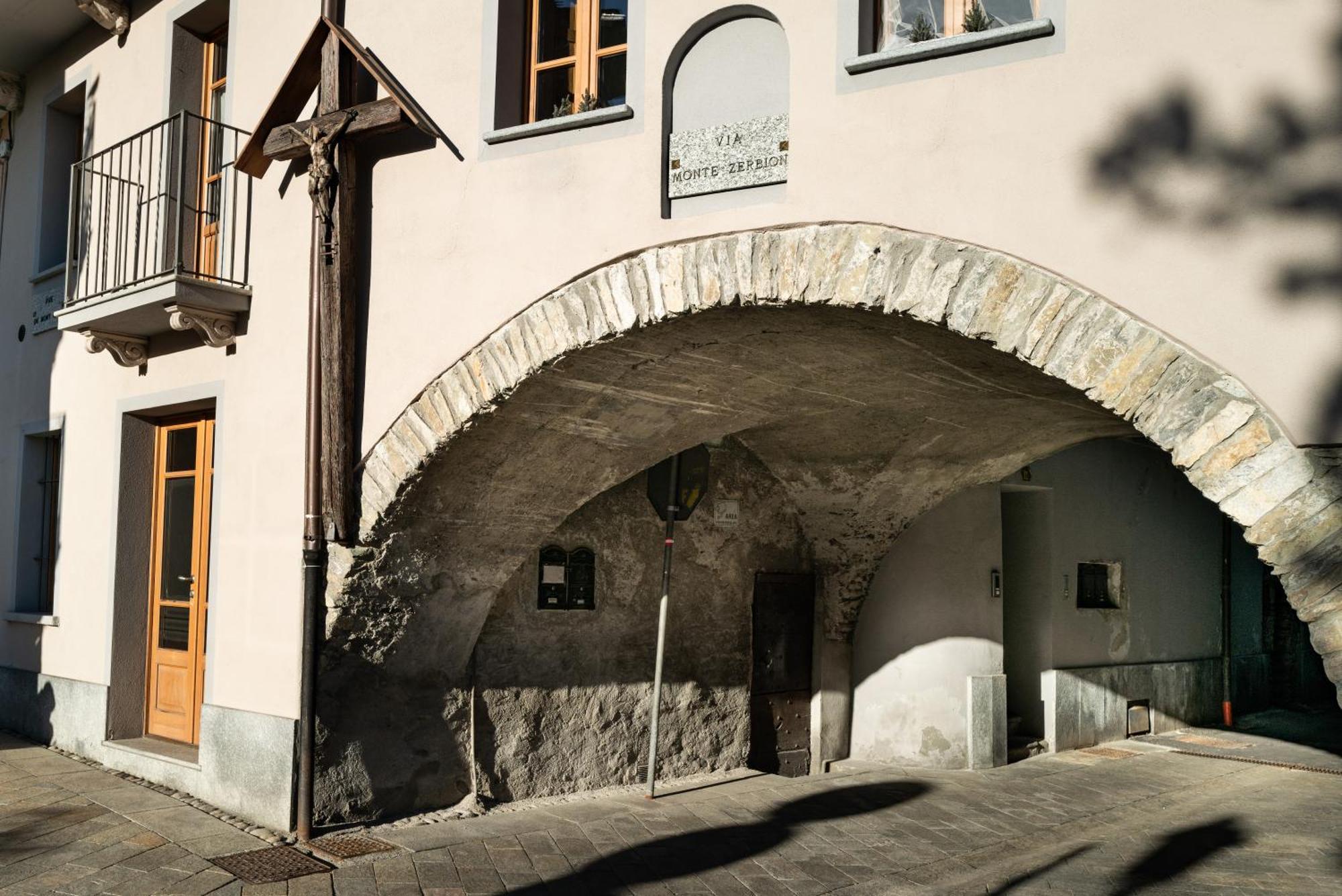 Alpine Apartment Aosta Dış mekan fotoğraf